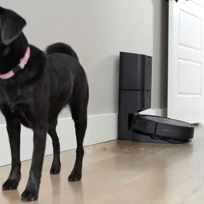iRobot Roomba i3  Wi-Fi Connected Self-Emptying Robot Vacuum - Black – 3550